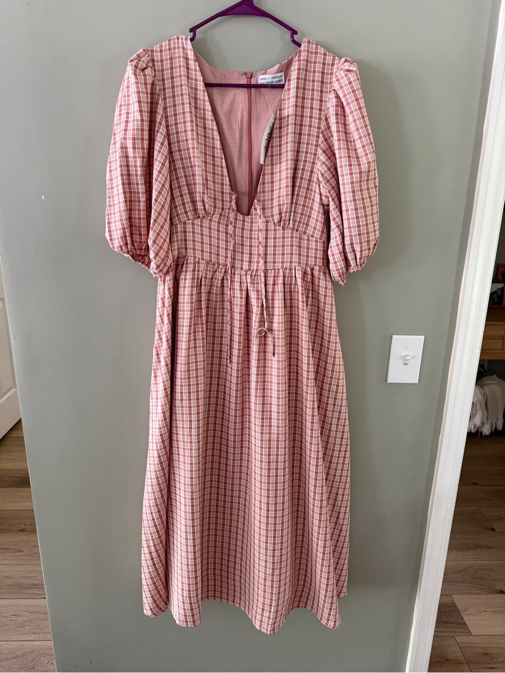 Pink Plaid Midi Dress with Puff Sleeves and V-Neck